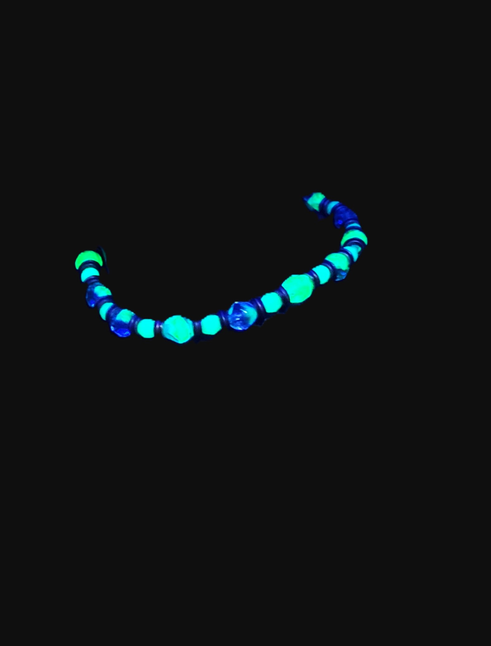 Uranium Blue with Copper Spacers Stretch Bracelet 8"