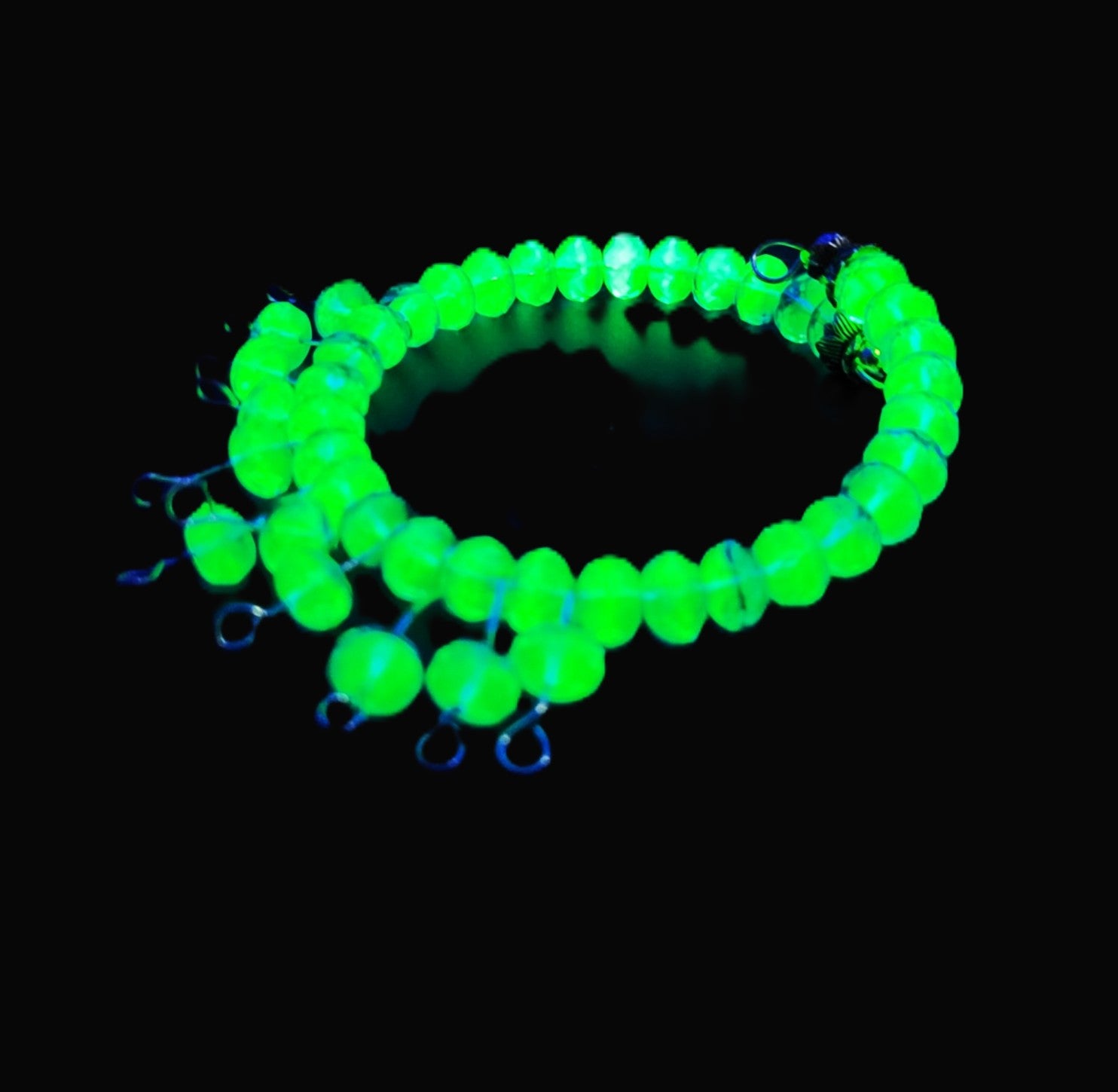 UV reactive uranium glass blue rondelle Czech beads coil bracelet with hand wired dangles bracelet 7.5"
