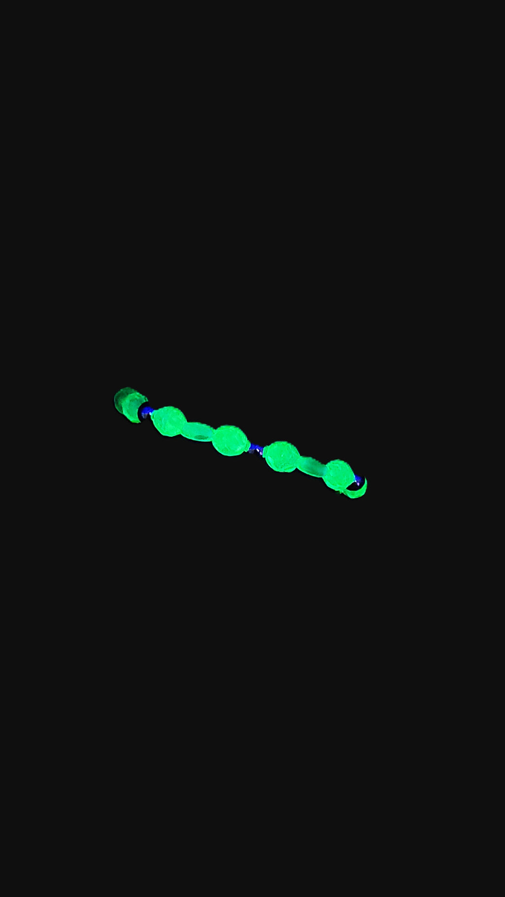 Uranium high glow UV reactive crackle bead 7" stretch bracelet