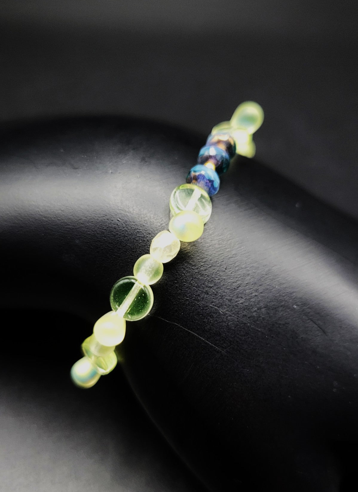 Uranium glass glow 5" stretch bracelet assorted beads