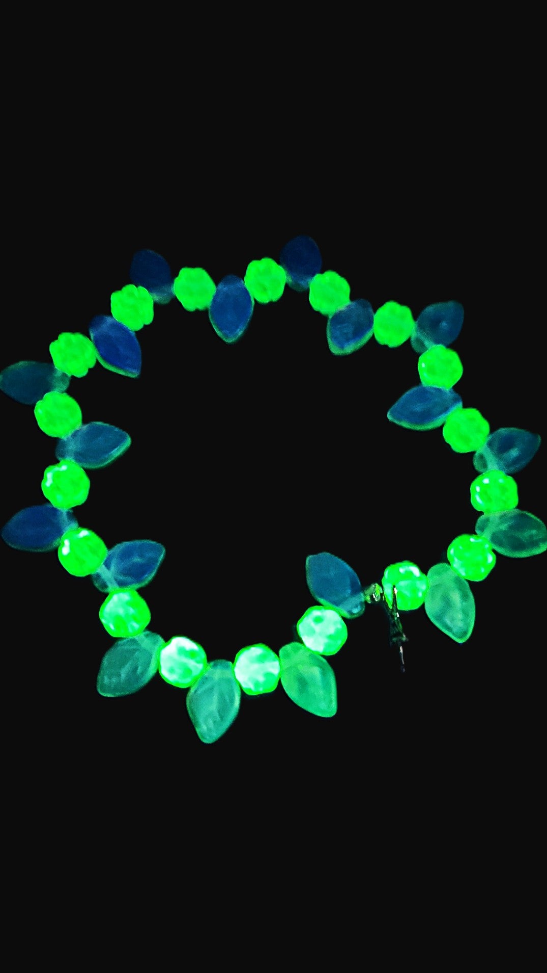 Uranium UV Glow Yellow Flowers with Iridescent Leaves, Starfish Charm Stretch 8" Bracelet