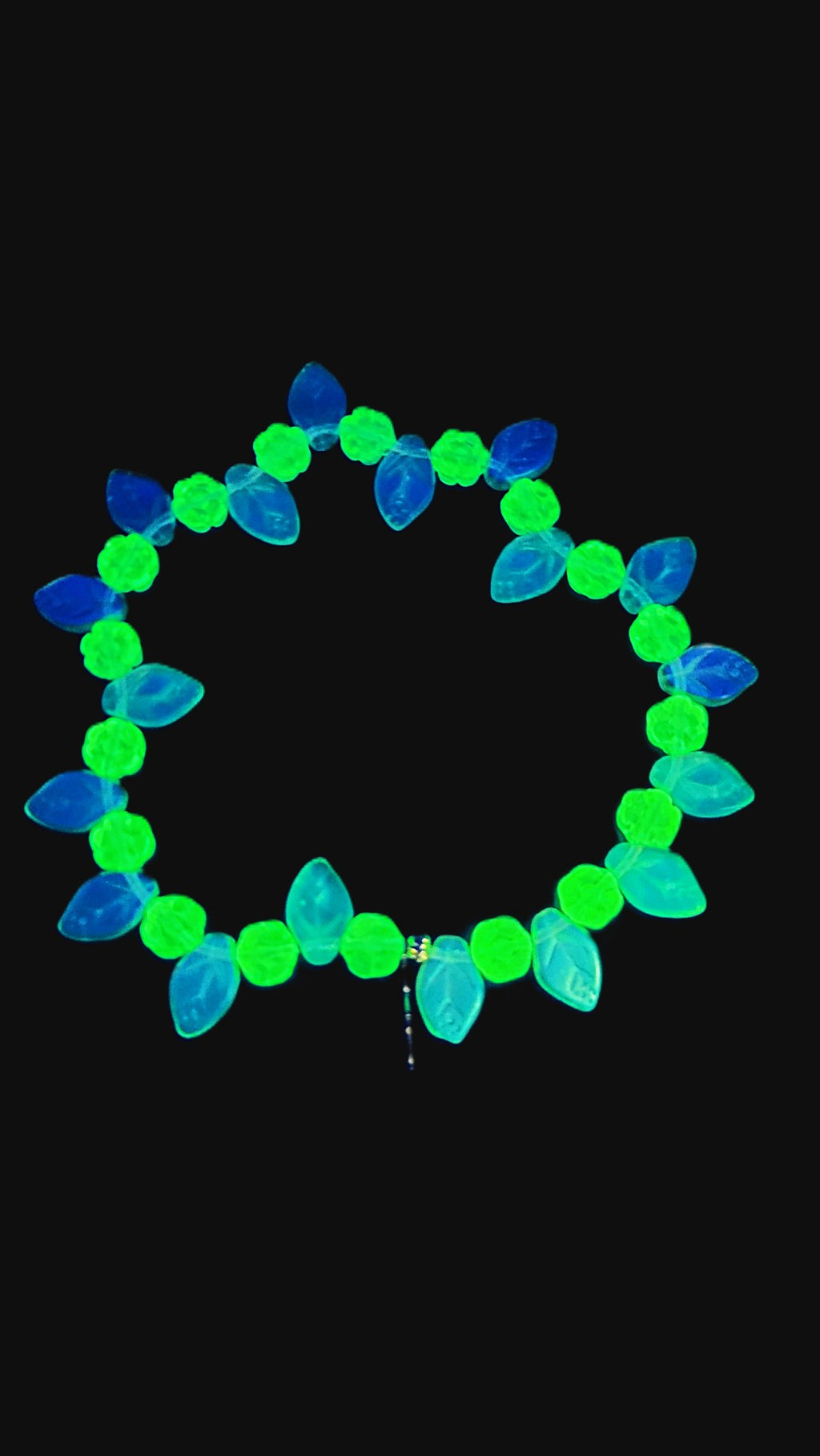 Uranium UV Glow Yellow Flowers with Iridescent Leaves, Starfish Charm Stretch 8" Bracelet