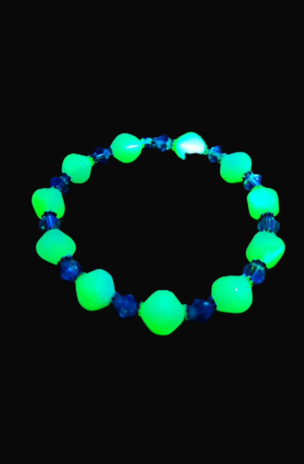 UV Glow Uranium White Glass Czech Beads, Crystals 8" Stretch Bracelet
