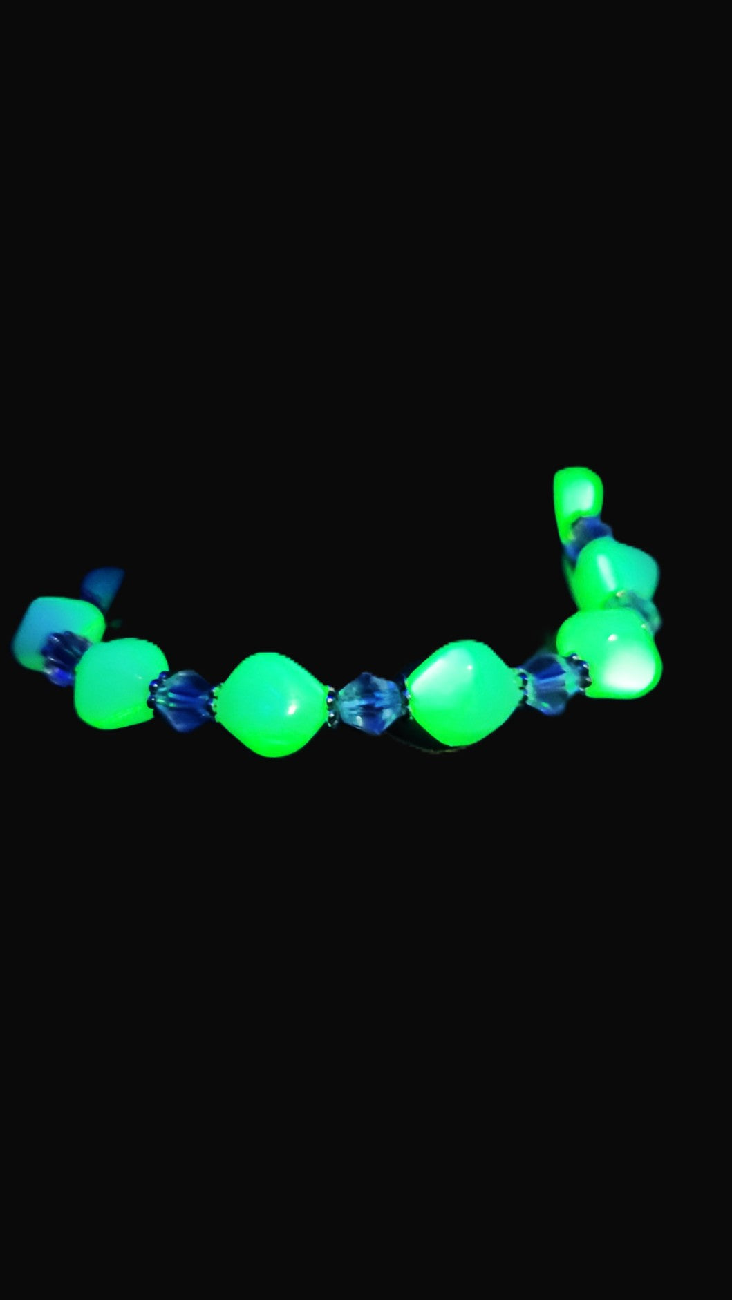UV Glow Uranium White Glass Czech Beads, Crystals 8" Stretch Bracelet