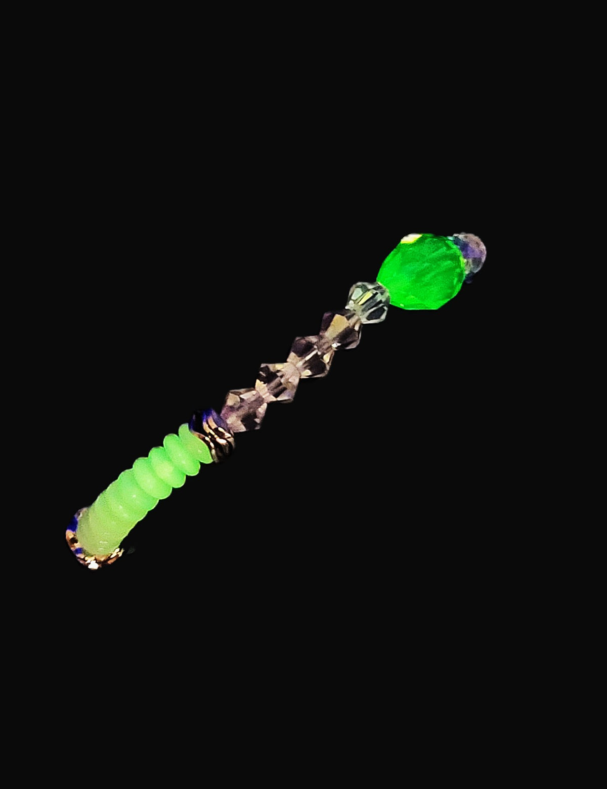 UV Glow Uranium Glass Green Pear and White Disc Czech Beads 7" Stretch Bracelet