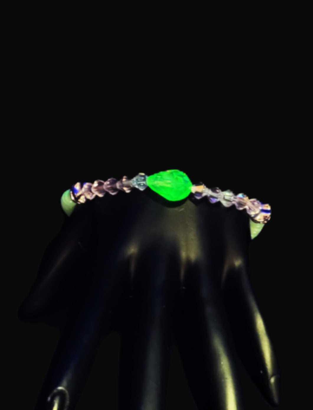 UV Glow Uranium Glass Green Pear and White Disc Czech Beads 7" Stretch Bracelet