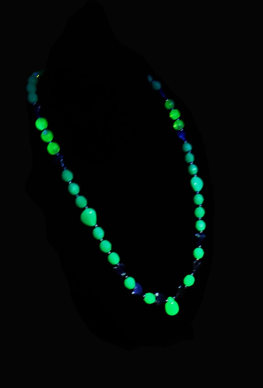 UV Glow Uranium Czech Blue Glass Beads with Black Cultured Pearl Hearts 20" Necklace