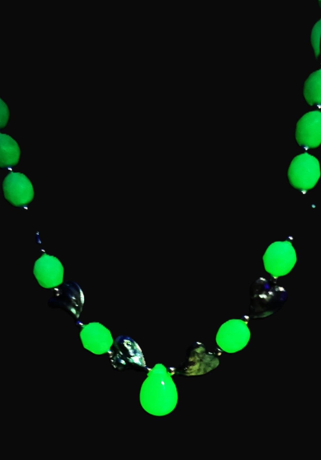 UV Glow Uranium Czech Blue Glass Beads with Black Cultured Pearl Hearts 20" Necklace