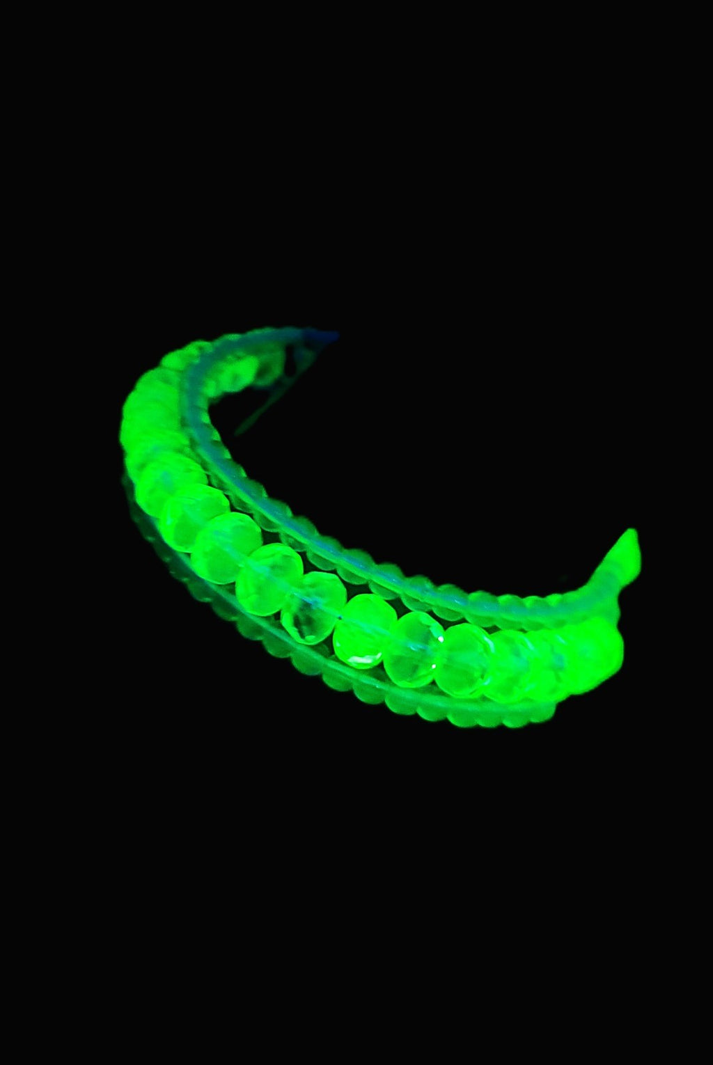 UV Glow Uranium Czech Glass Aqua Beads Triple Wrap Silver Tone Coil Wire Bracelet 7"