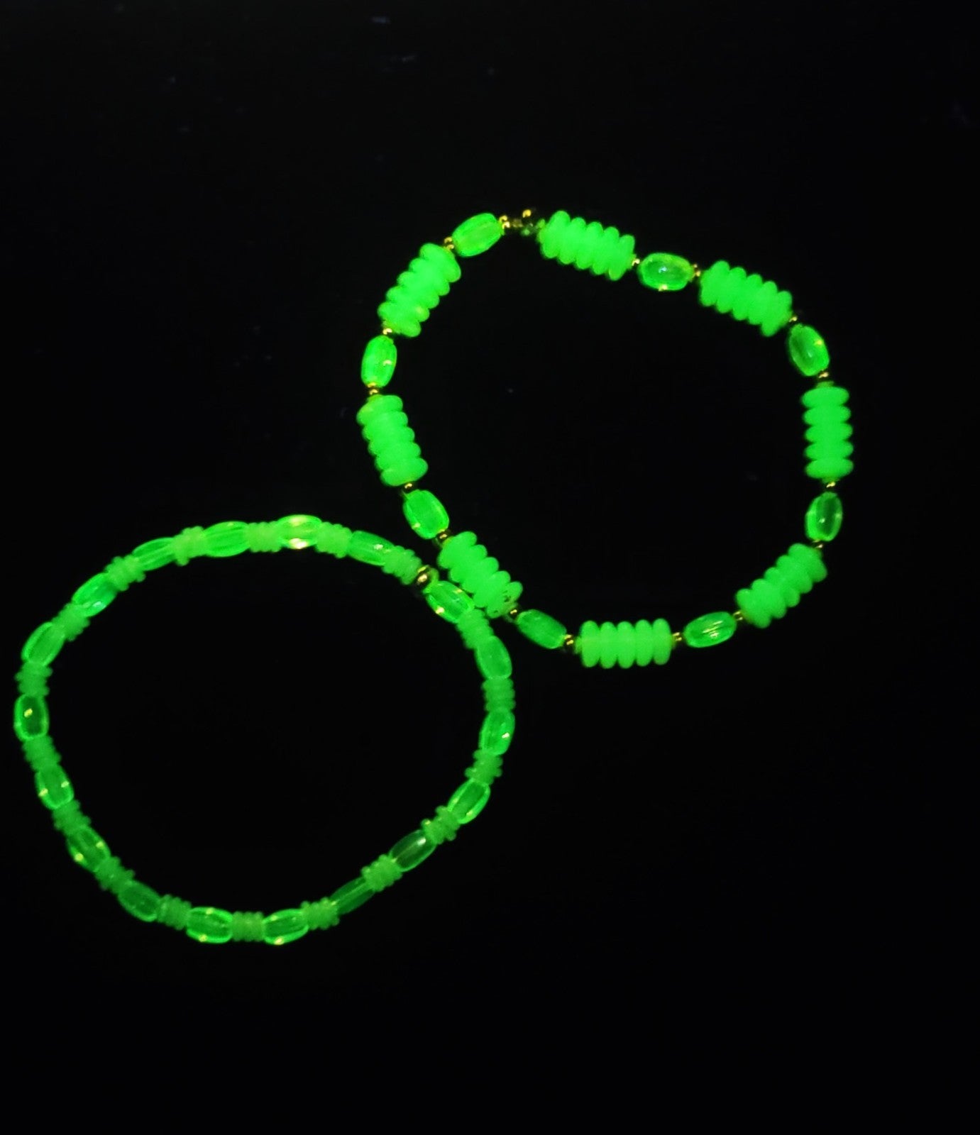 Uranium brilliant glow white and green glass bead 2 bracelet set, stretch with spacers 7"