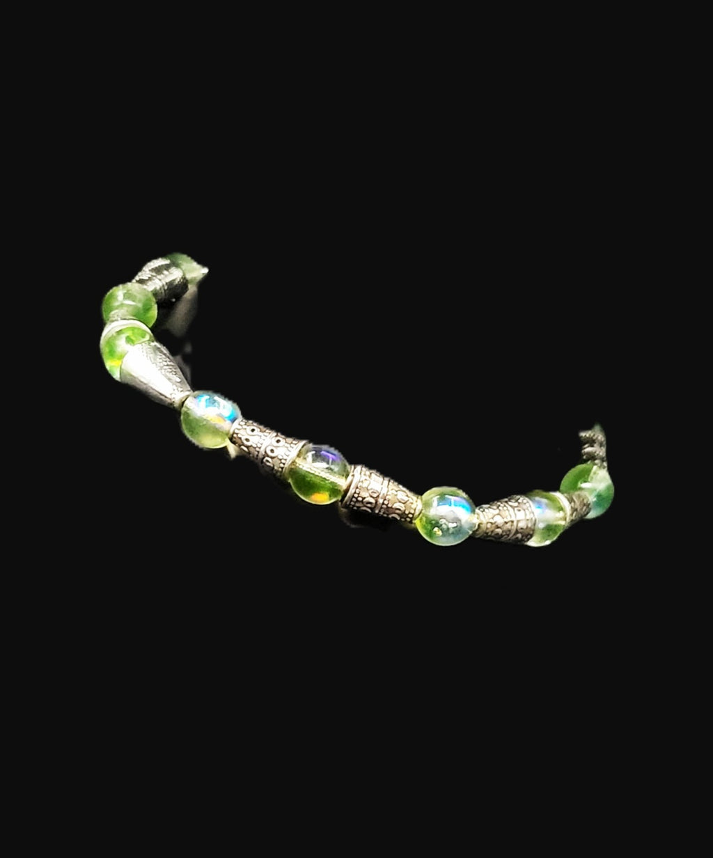 UV Uranium Glow Glass Beads and Silver Tone Bead Caps 8.5" Bracelet