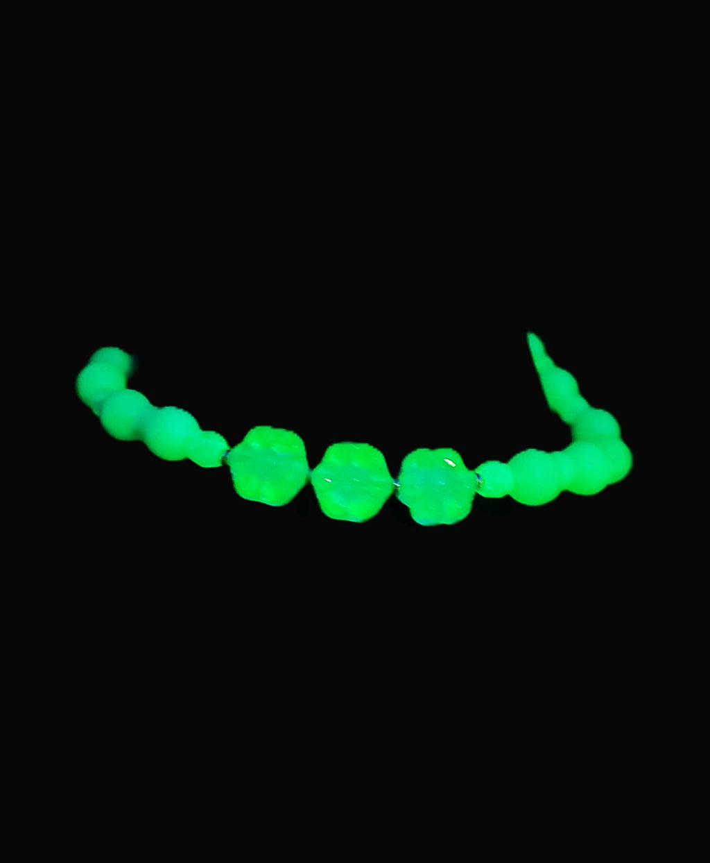 UV Glow Uranium Glass Flower and Blue and White Glass Beads UV 7.5" Toggle Bracelet
