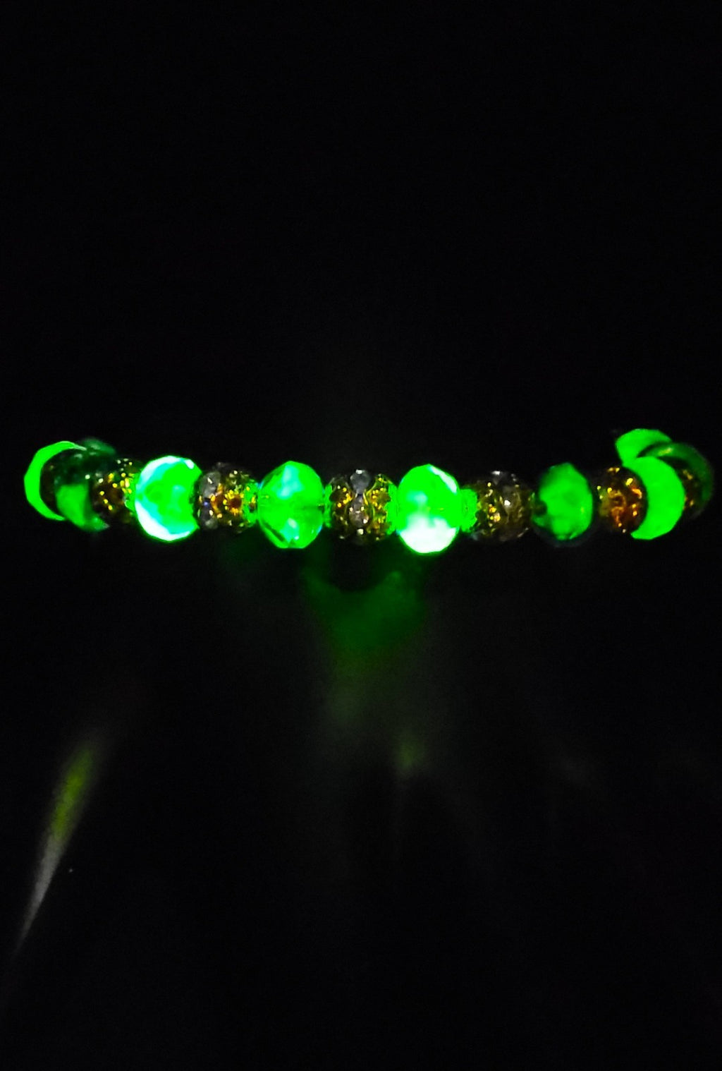 UV Glow Uranium Blue and Vaseline with Blue Swirl Czech Glass Bracelet 6" with Clasp