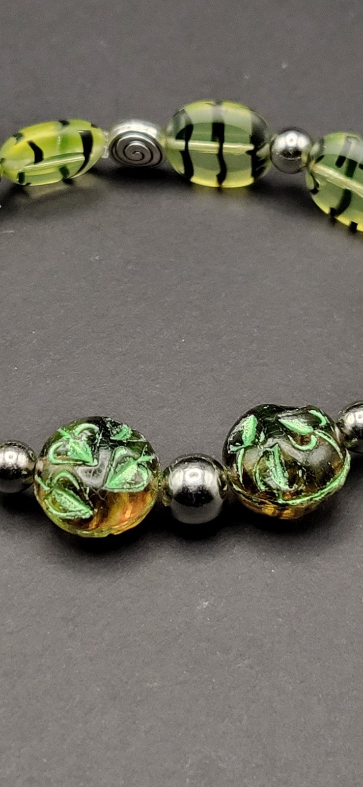 UV Glow Czech Uranium Tiger Striped Glass Beads Stretch 7" Bracelet with Pierced Earrings