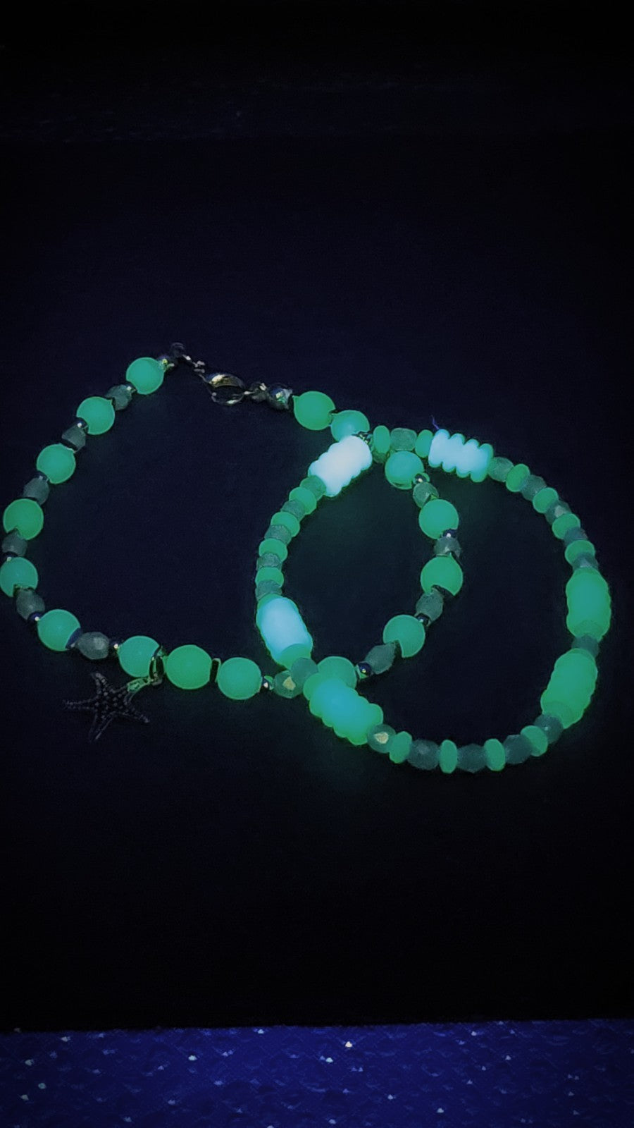 URANIUM! UV Glow Two Bracelet Set Stretch Blue and White UV glass beads 7 & 8"