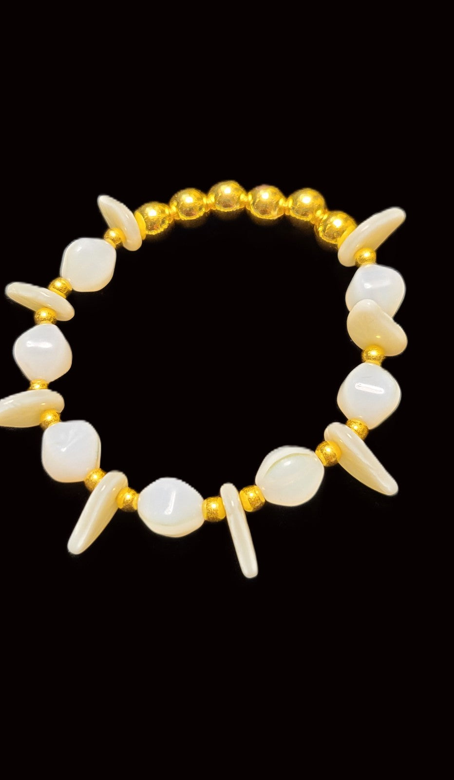 Uranium UV Glow White Fivre Glass UV Leaves Stretch 6.5" Bracelet