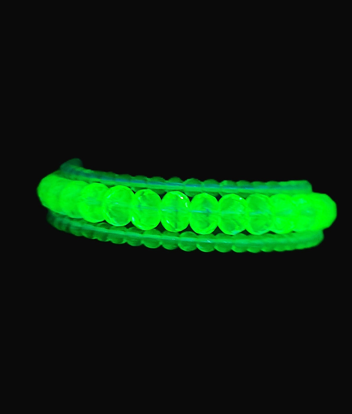 UV Glow Uranium Czech Glass Aqua Beads Triple Wrap Silver Tone Coil Wire Bracelet 7"