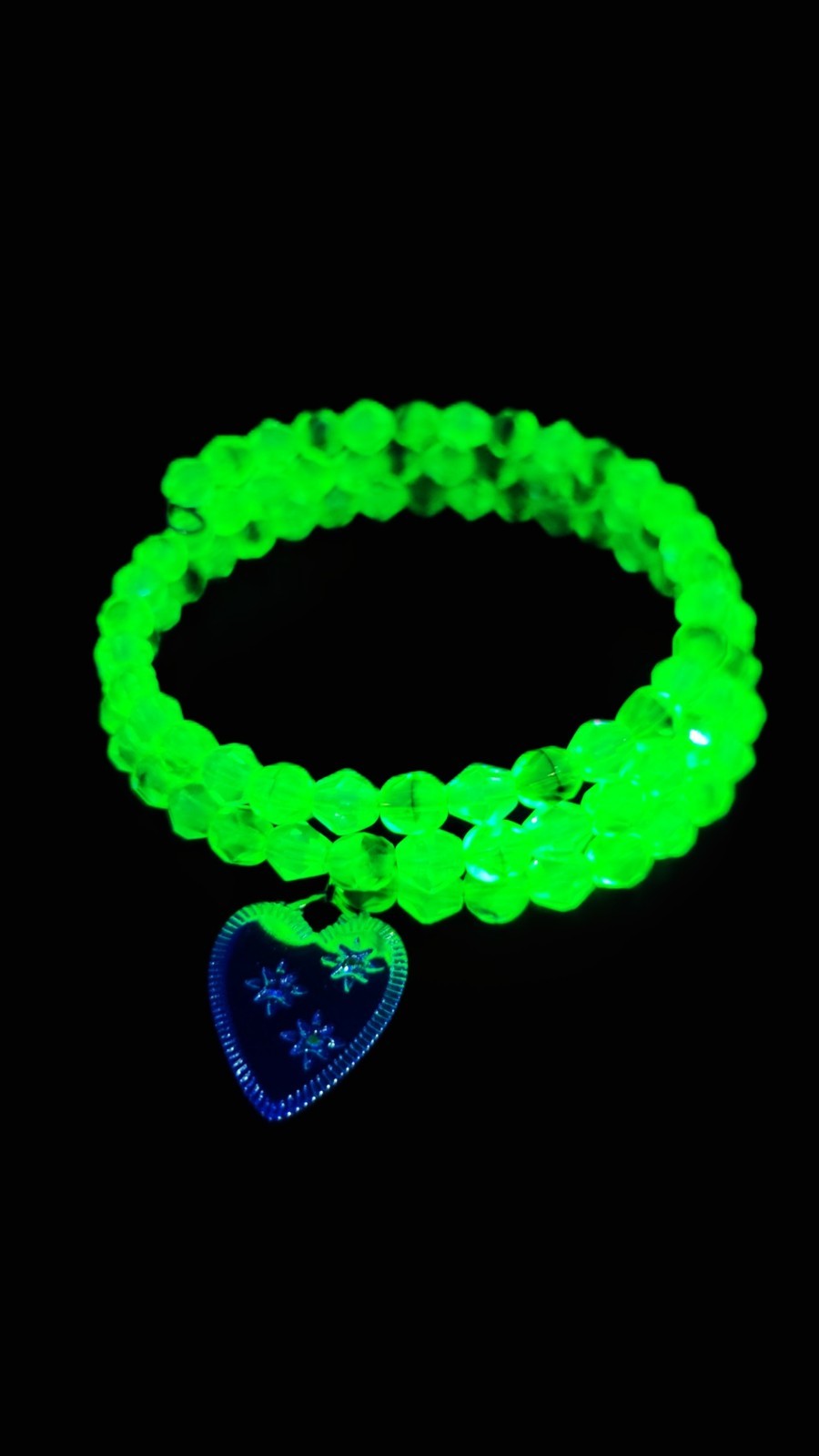 UV Glow Uranium Czech Crystal and Glass Beads on 3 Coil Gold Tone Wire Bracelet 7" with Heart Charm
