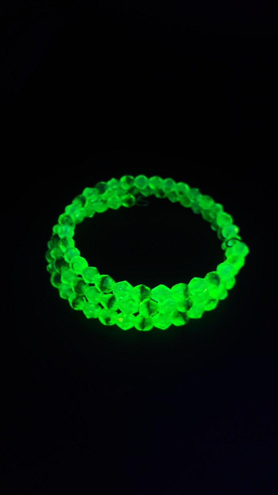 UV Glow Uranium Czech Crystal and Glass Beads on 3 Coil Gold Tone Wire Bracelet 7" with Heart Charm