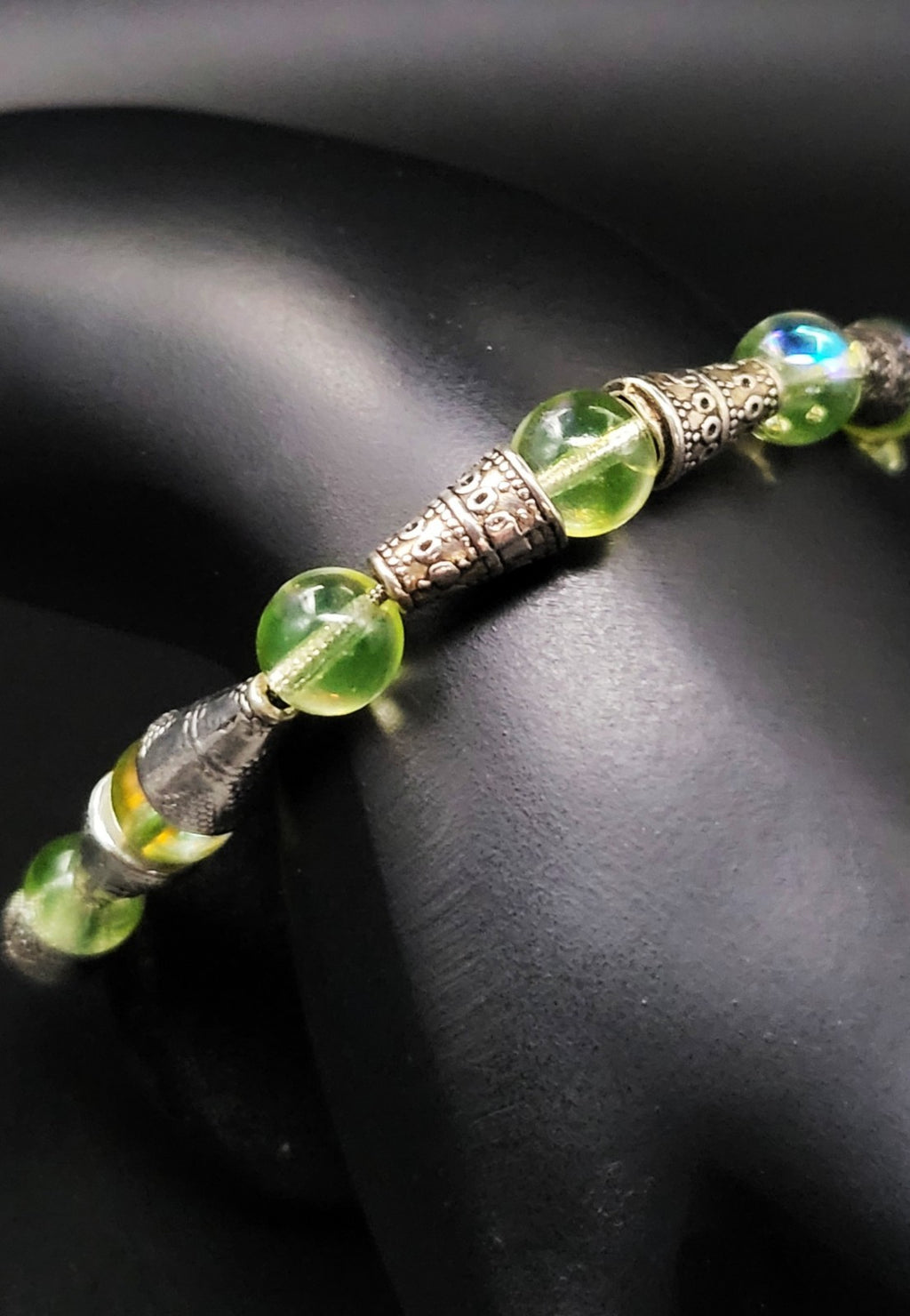 UV Uranium Glow Glass Beads and Silver Tone Bead Caps 8.5" Bracelet