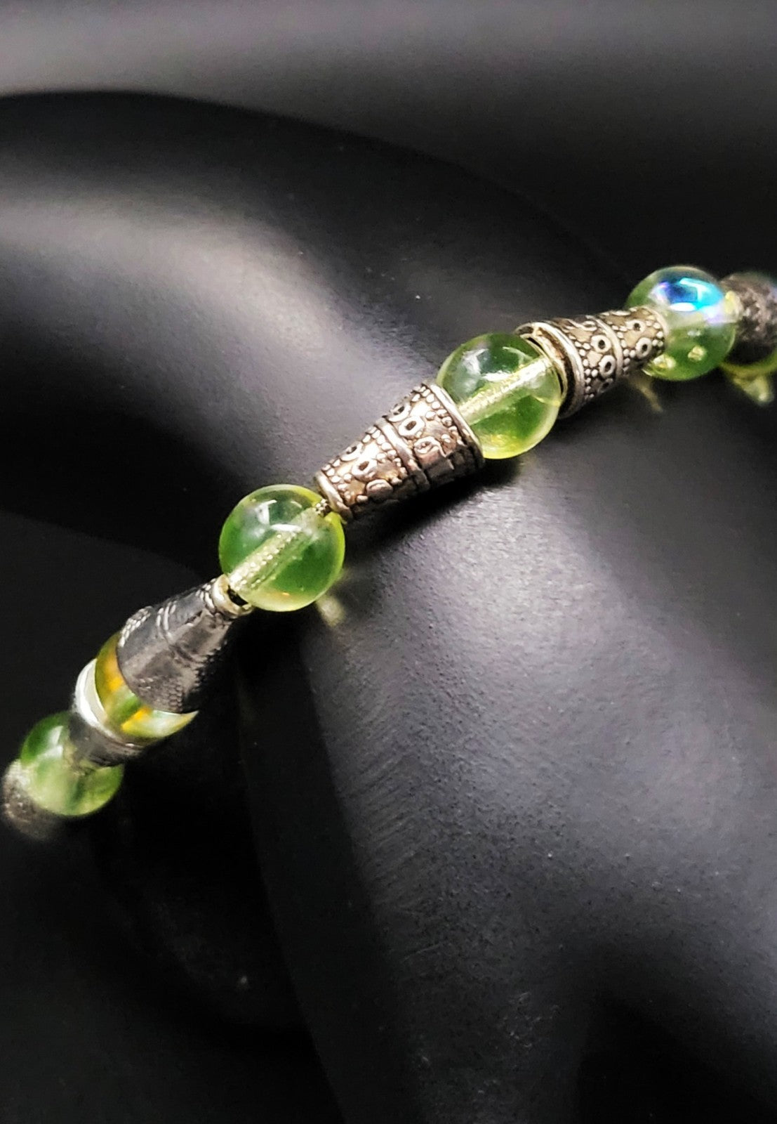 UV Uranium Glow Glass Beads and Silver Tone Bead Caps 8.5" Bracelet