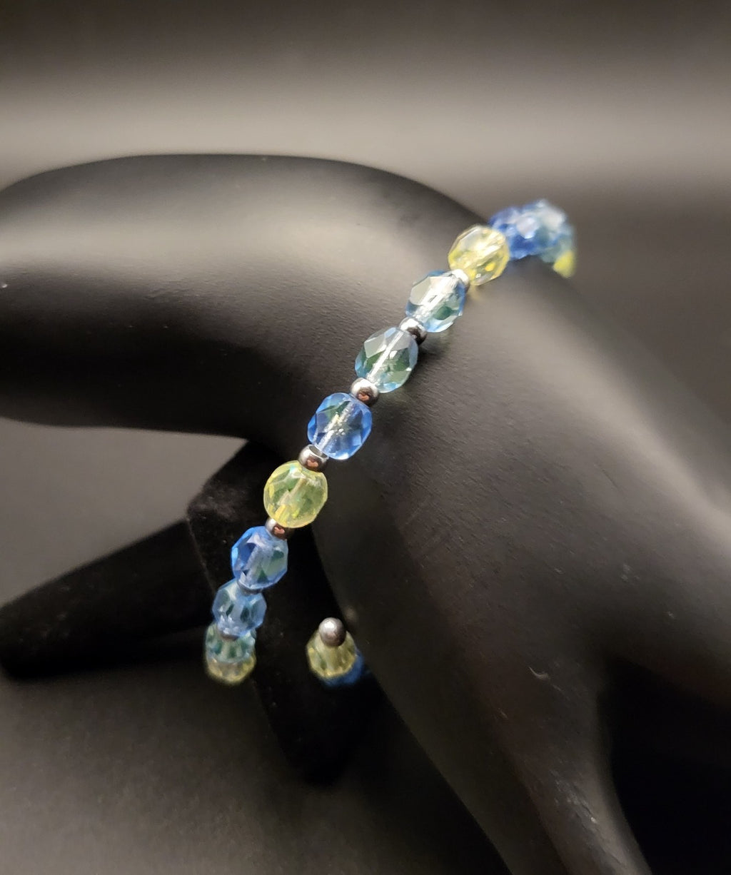 UV Glow Uranium Faceted Glass Beads 8" Bracelet on Memory Coil Wire