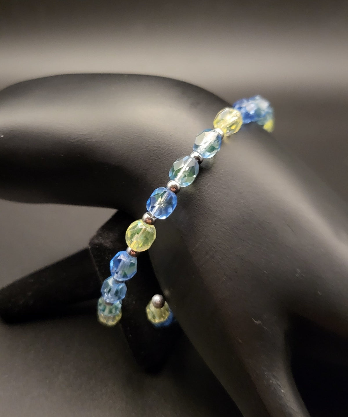 UV Glow Uranium Faceted Glass Beads 8" Bracelet on Memory Coil Wire