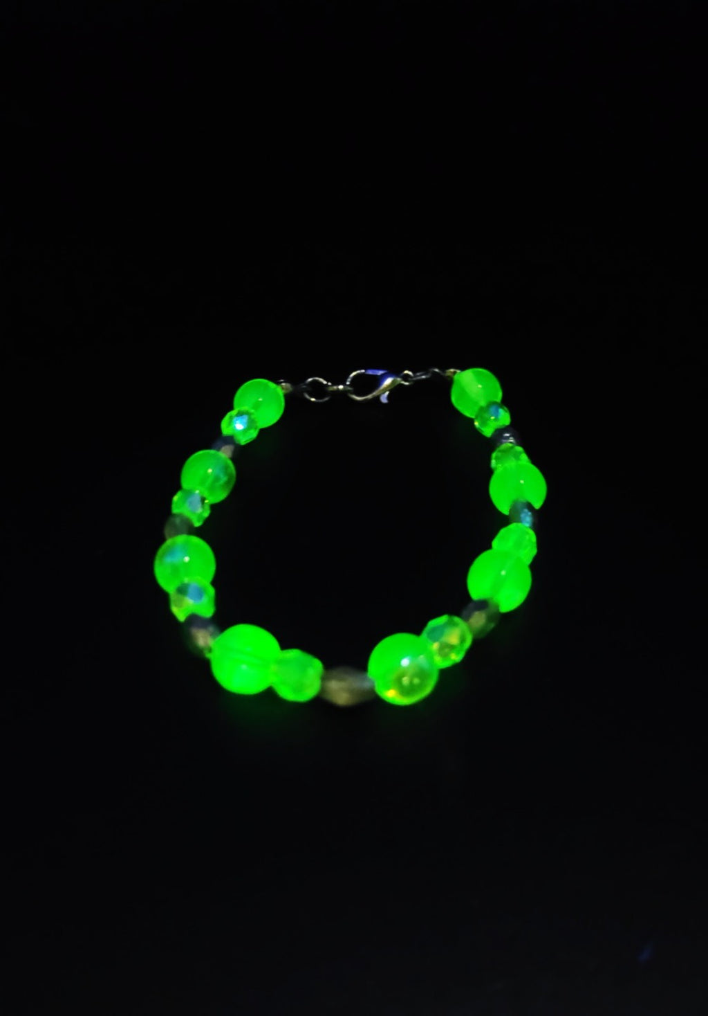 UV Glow Uranium AB Glass Green Beads and Faceted Czech 7" Bracelet with Clasp