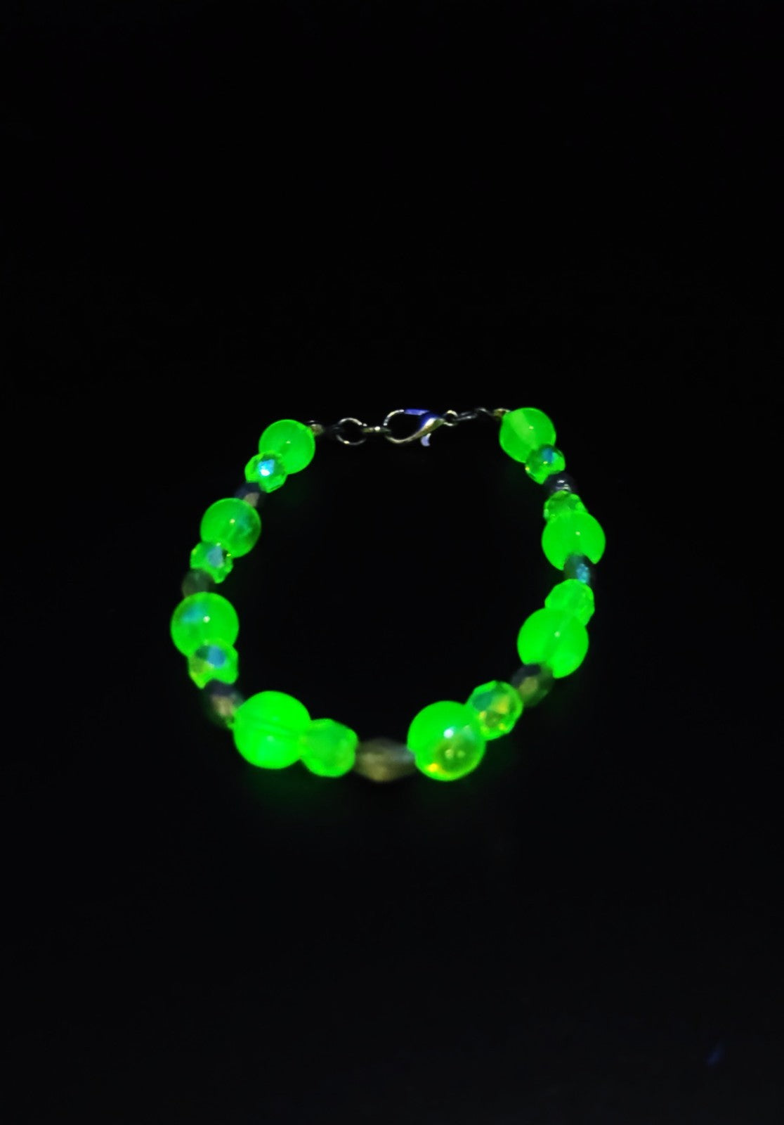 UV Glow Uranium AB Glass Green Beads and Faceted Czech 7" Bracelet with Clasp