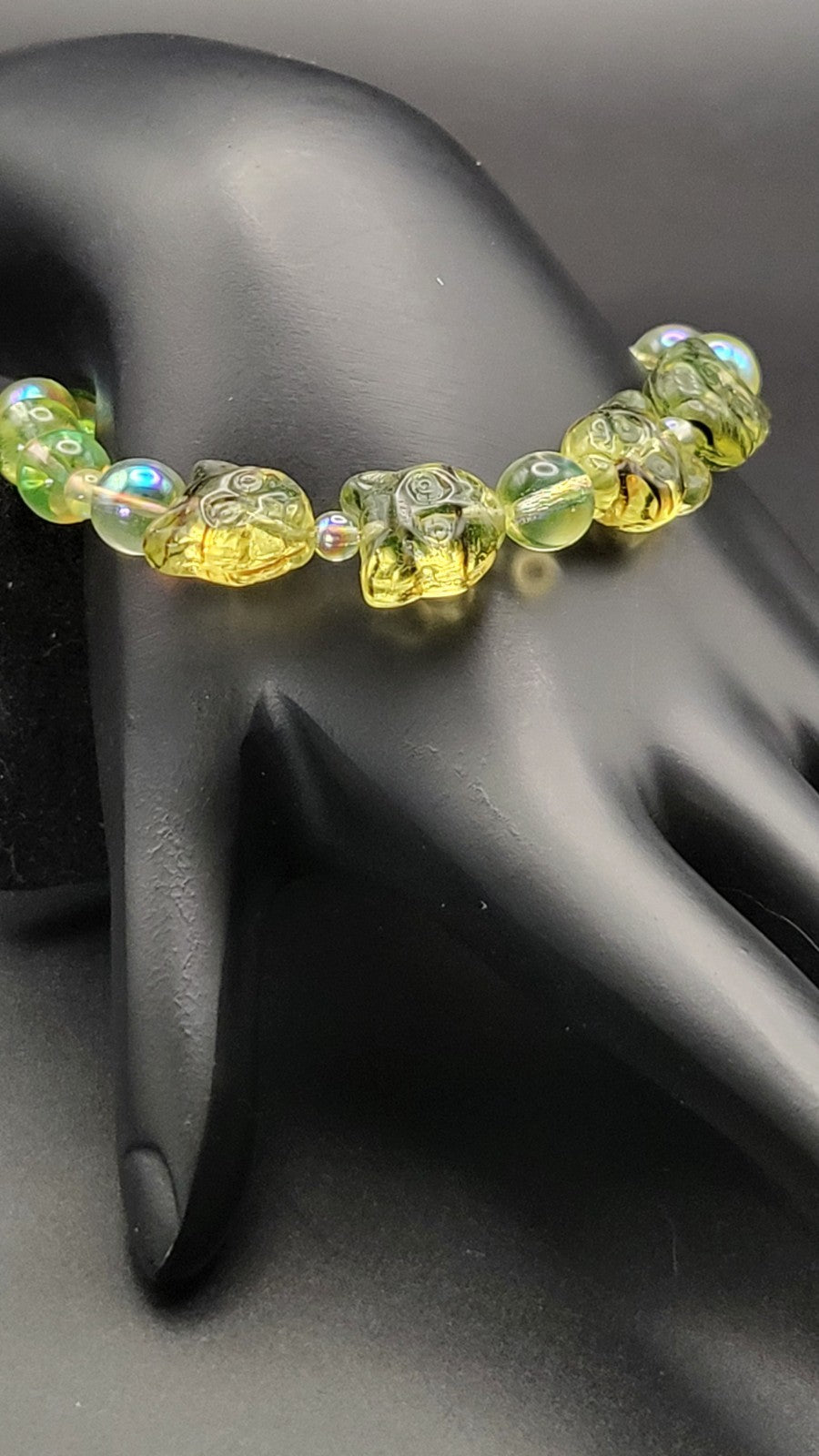 UV Glow Czech Glass Uranium Glass Cat Face Beads 8" Stretch Bracelet