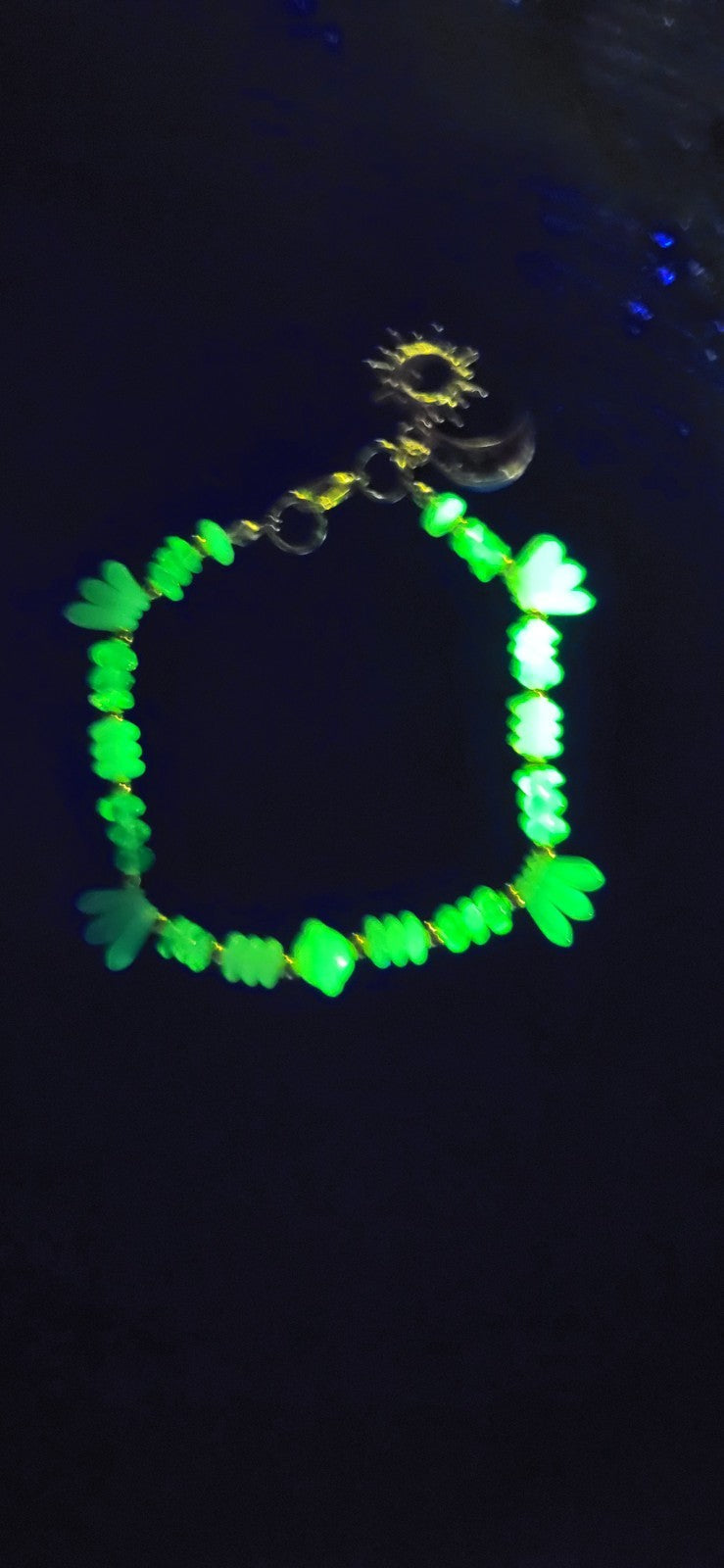 Uranium UV Glow 8" Stretch Bracelet With White and Green Glass Beads, Sun & Moon Charms