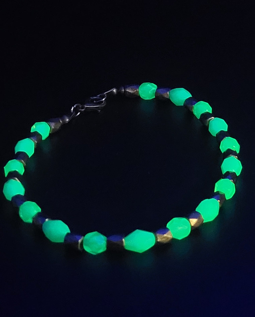 UV Glow Uranium Aqua Glass Beads and Copper Spacers 9"Stretch Bracelet