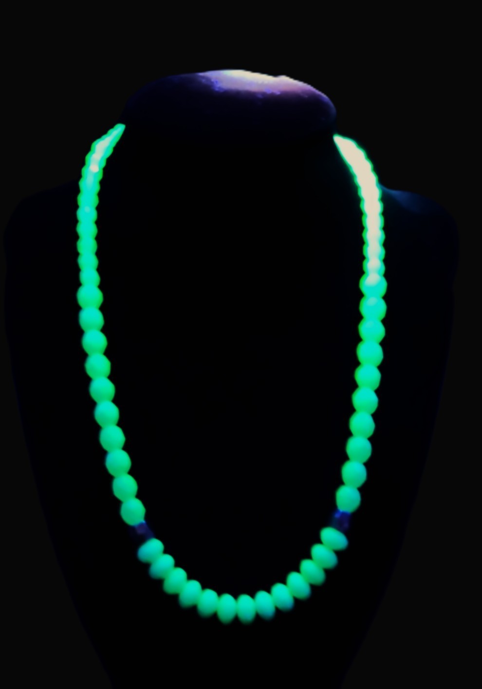 Uranium UV Czech Turquoise Colored Graduated Glass Bead 17" Necklace GREAT GLOW!
