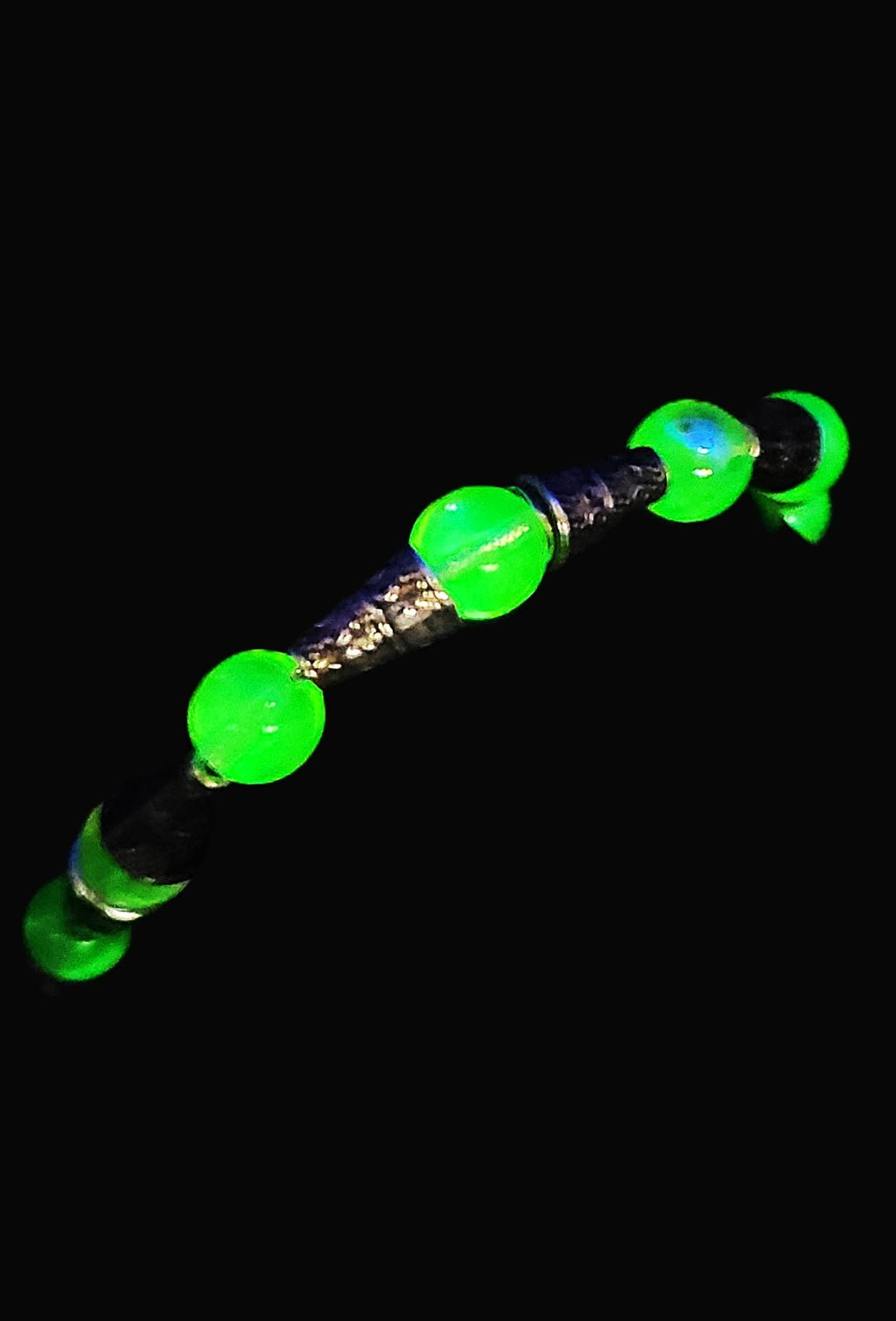 UV Uranium Glow Glass Beads and Silver Tone Bead Caps 8.5" Bracelet