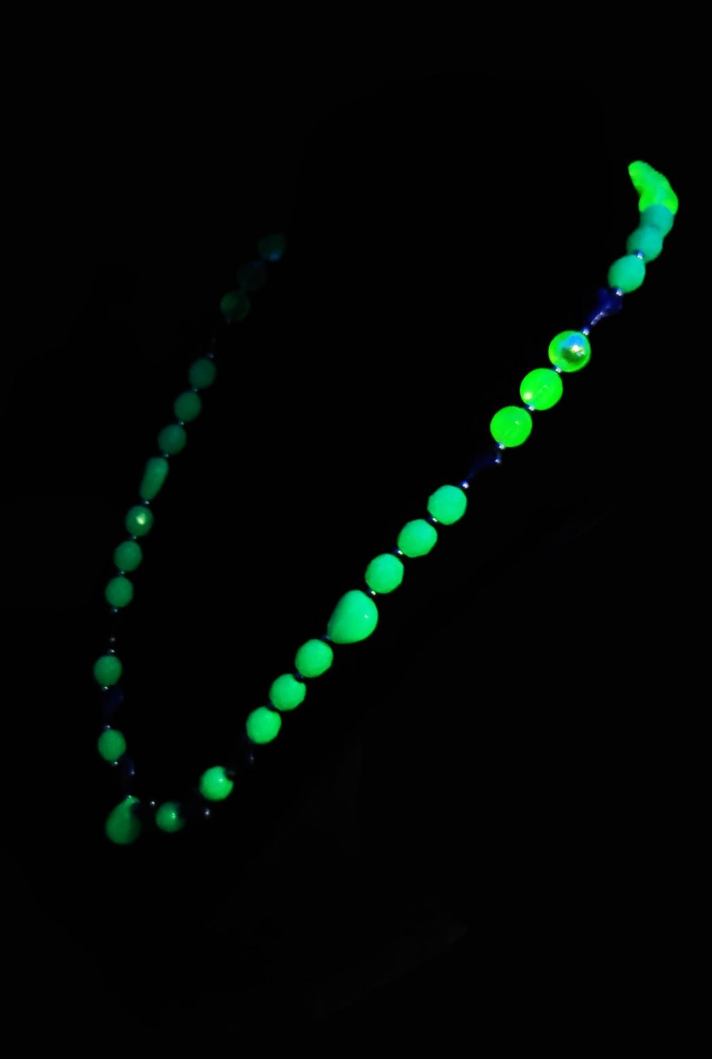 UV Glow Uranium Czech Blue Glass Beads with Black Cultured Pearl Hearts 20" Necklace