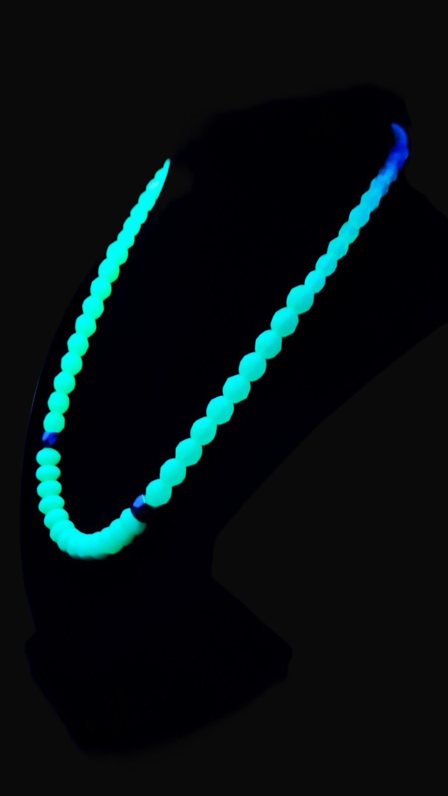 Uranium UV Czech Turquoise Colored Graduated Glass Bead 17" Necklace GREAT GLOW!