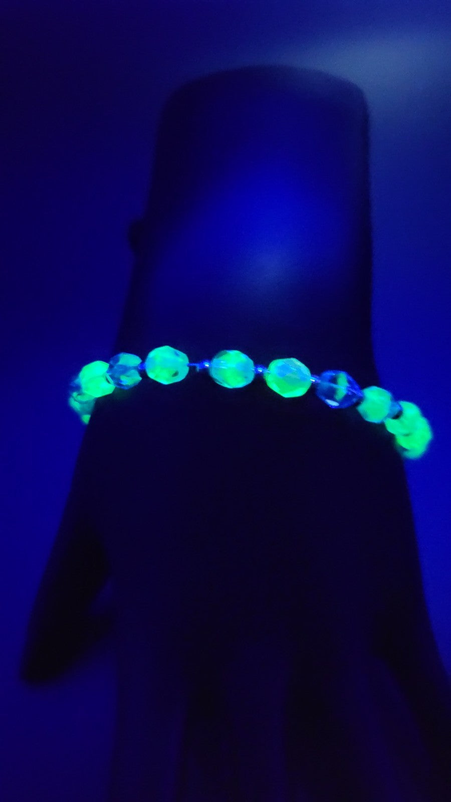 UV Glow Uranium Faceted Glass Beads 8" Bracelet on Memory Coil Wire