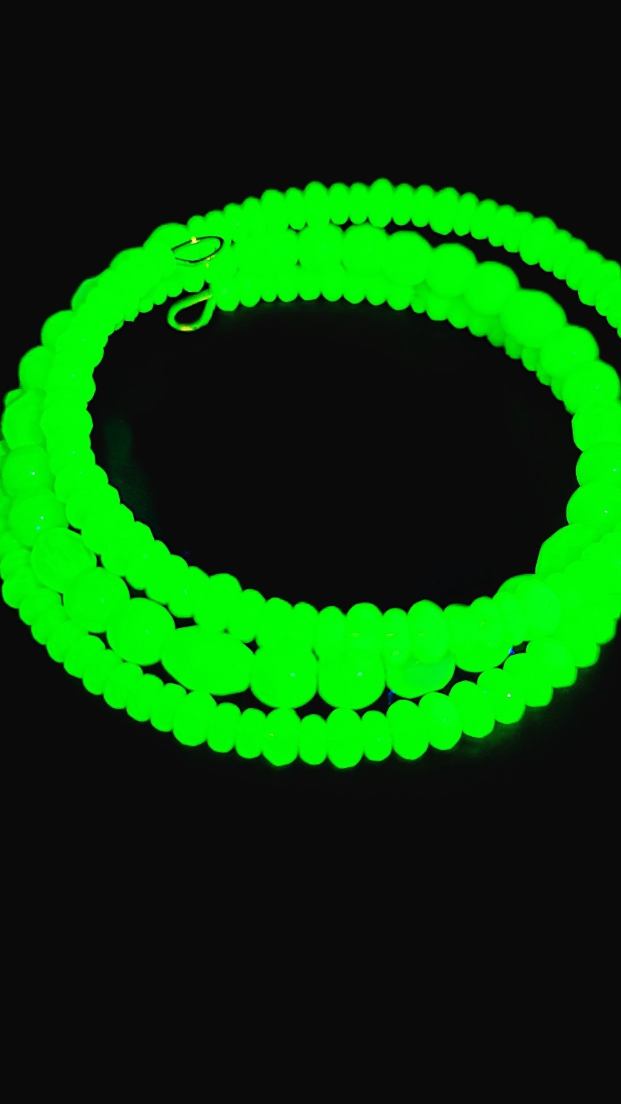 UV Glow Uranium Czech Glass Bead Triple Strand Aqua Coil Bracelet on Gold Tone Memory Wire
