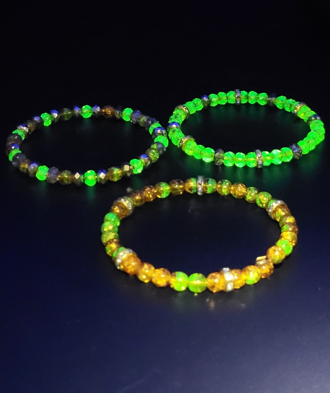 Uranium Czech Orange Glass Crackle Beads Set of 3 Bangles on Gold Tone Memory Wire