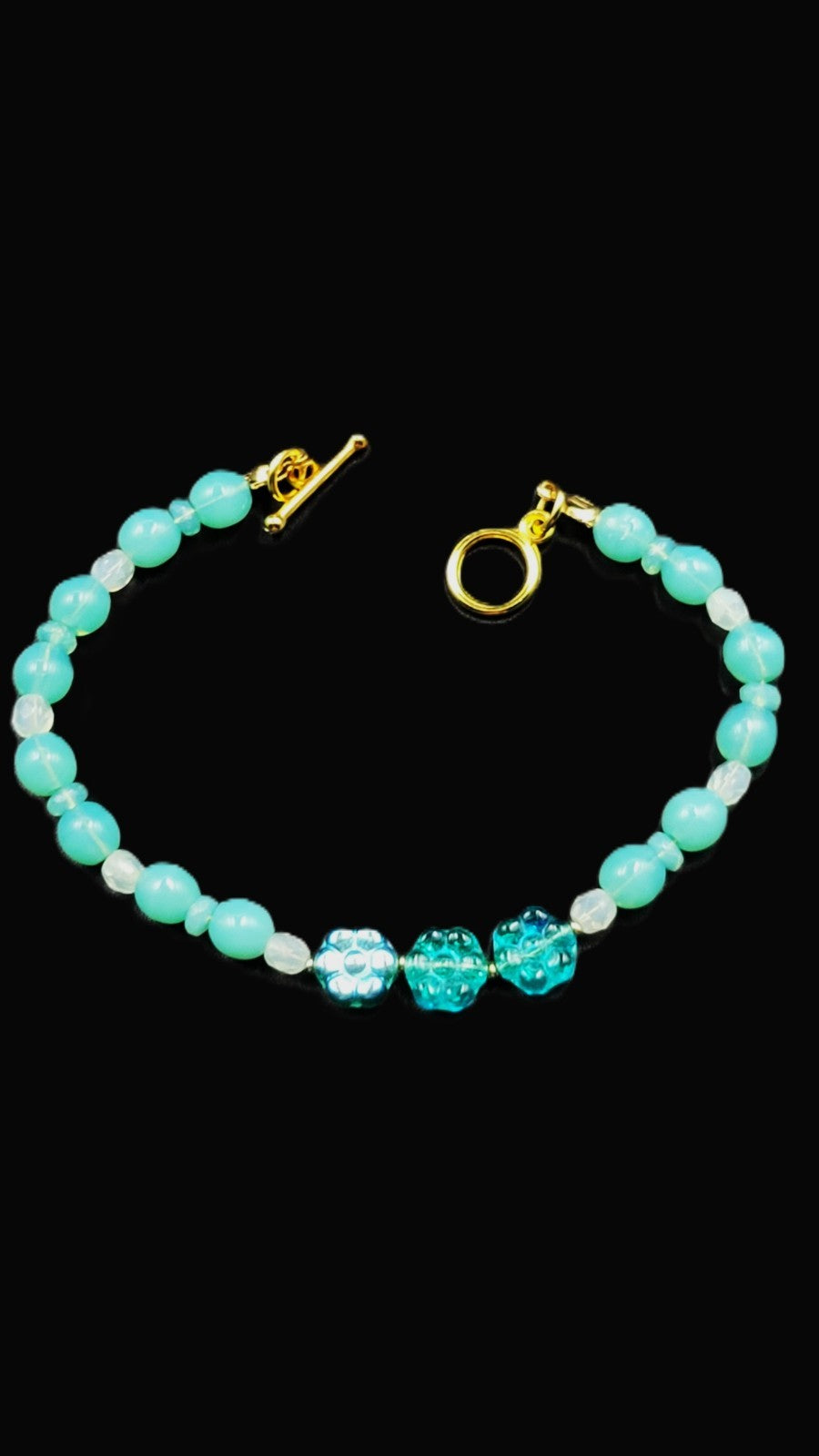 UV Glow Uranium Glass Flower and Blue and White Glass Beads UV 7.5" Toggle Bracelet